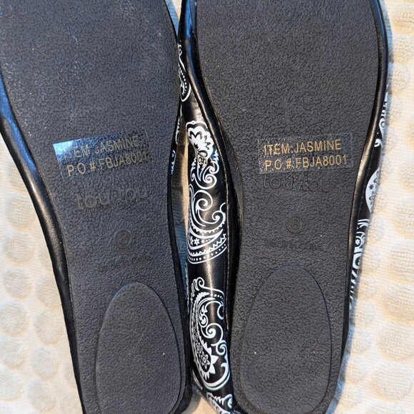 Black Flats w/ White Paisleys by TouTou Size 8 - Picture 3 of 4